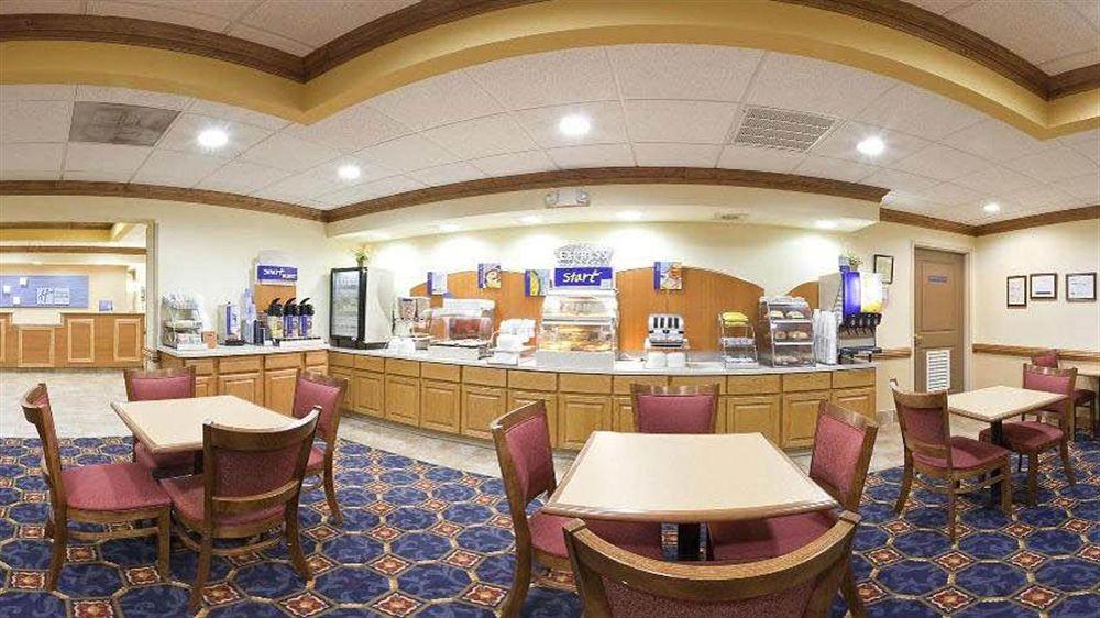 Holiday Inn Express Hotel & Suites Byron By Ihg מראה חיצוני תמונה