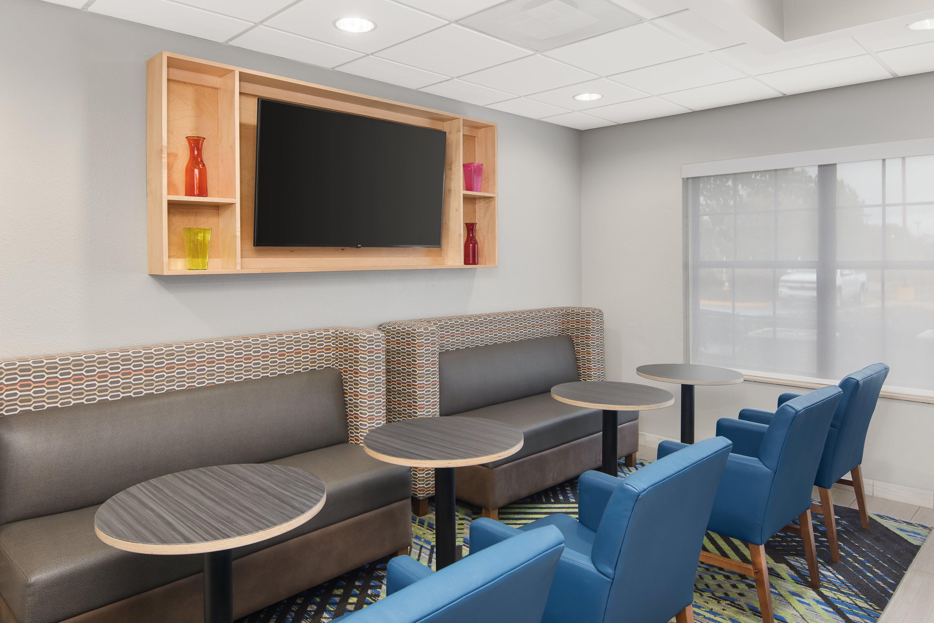 Holiday Inn Express Hotel & Suites Byron By Ihg מראה חיצוני תמונה