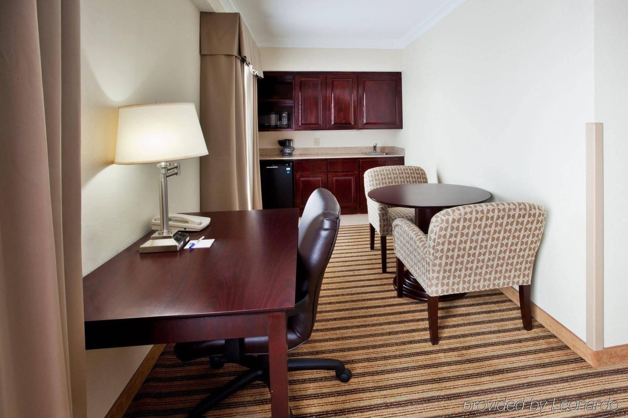 Holiday Inn Express Hotel & Suites Byron By Ihg מראה חיצוני תמונה